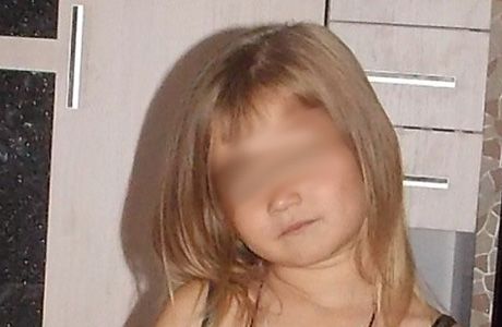 Камера сняла гибель 5-летней девочки под колесами (18+)