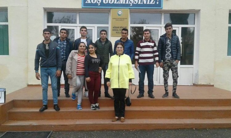 المؤسسة الأروأسيوية تواصل مشاريعها الإقليمية مع السفارة الأمريكية في أذربيجان صور