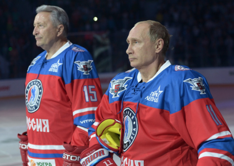 "Разница всего в одну букву". Путин посоветовал не путать спорт и спирт