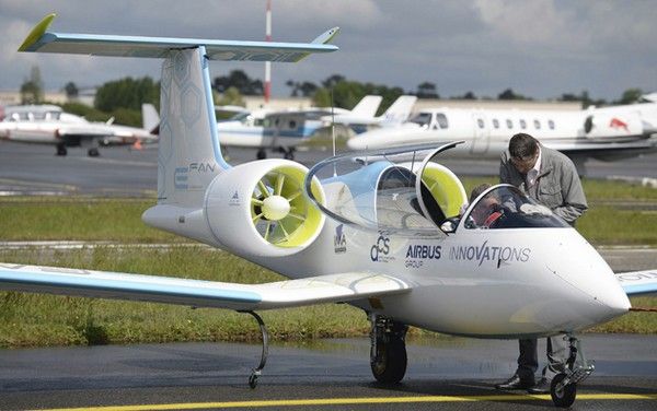 Европа разрабатывает самолет с гибридным двигателем