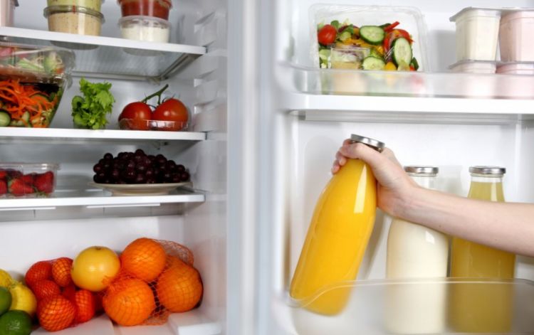 Яблоки в холодильник, бананы в комнату: как правильно хранить еду
