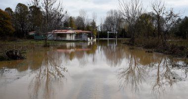 إجلاء 100 عائلة فى ألبانيا بسبب الأمطار..وتأثر 23 ألف شخص من انقطاع الكهرباء
