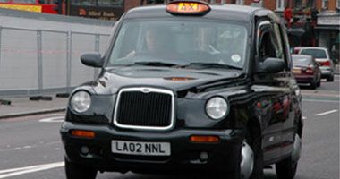 نسخة كهربائية من تاكسى لندن الشهير تدخل الخدمة