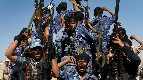 الحوثي يحظر مواقع التواصل