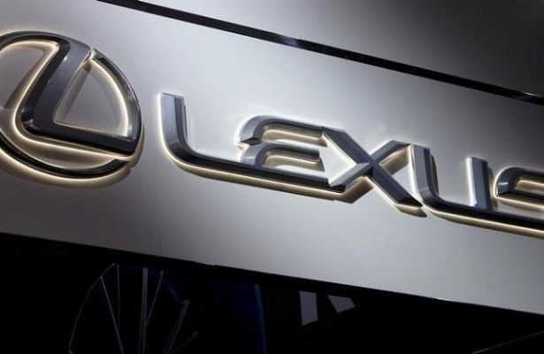 В Москве неизвестные украли Lexus за 5 млн. рублей