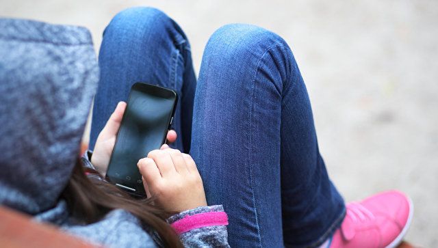 Предлагают запретить смартфоны в школах
