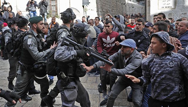 В Иерусалиме начались столкновения палестинских активистов с полицией