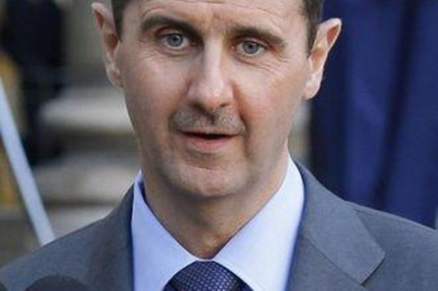 تحليل-روسيا ترسخ وضعها بينما يمضي الأسد في حربه بسوريا