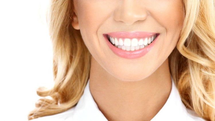 Почему белоснежная улыбка не означает, что у вас здоровые зубы