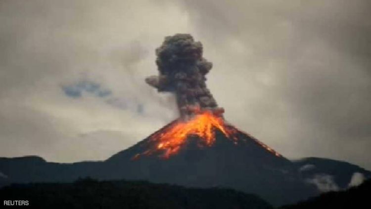تسجيل مذهل لانفجارات البركان "المشاكس"