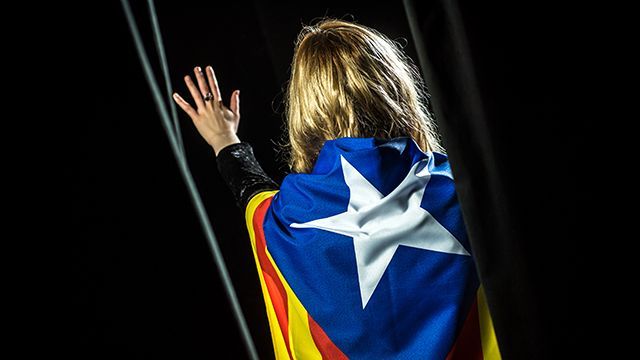 Сторонники независимости Каталонии празднуют победу после выборов в парламент