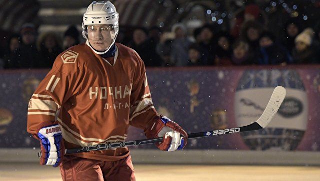 Путин принял участие в товарищеском матче Ночной хоккейной лиги