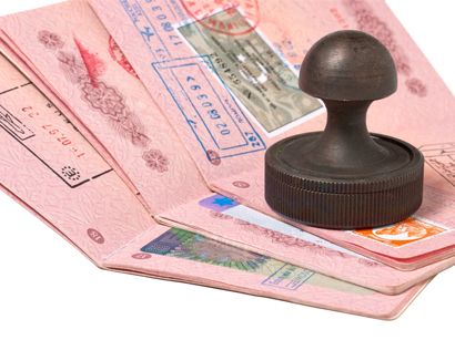Узбекистан отменяет выездные визы
