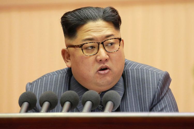 صور.. زعيم كوريا الشمالية يدعو "لاجتثاث" العناصر غير الاشتراكية بالمجتمع