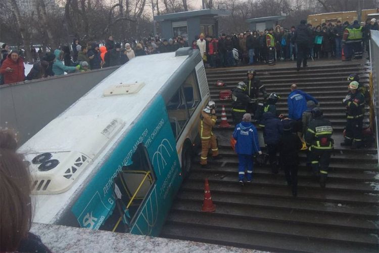 Установлены личности двух погибших пешеходов при наезде автобуса в Москве ОБНОВЛЕНО