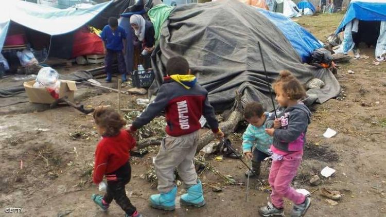 وزير الهجرة اليوناني: أوروبا "منافقة" في قضية اللاجئين