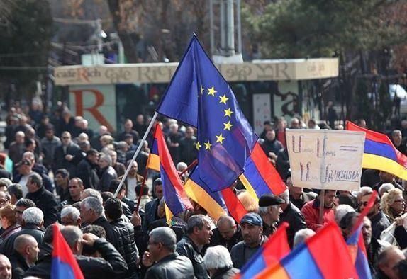 زيادة المشاعر المعادية للروس في أرمينيا: ما هي العواقب التي يمكن أن تنجم عنها؟
