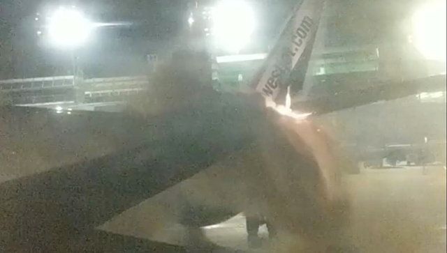 В аэропорту в Торонто столкнулись два самолета
