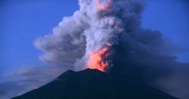 فرار 500 شخص هربا من ثوران بركان فى بابوا غينيا الجديدة