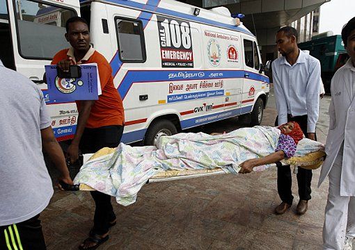 В Индии при падении автобуса в ущелье погибли семь человек