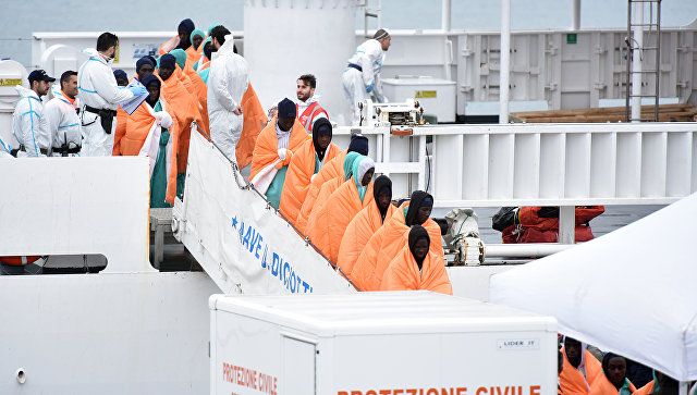Число жертв крушения лодки с мигрантами у берегов Ливии выросло до 64