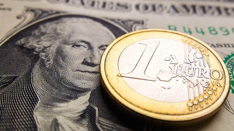 ЕАЭС и санкции помогают России избавляться от доллара и евро