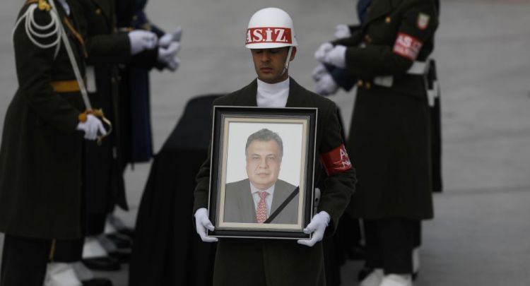 أنباء حول اعتقال مشتبه به في قضية مقتل السفير الروسي لدى تركيا
