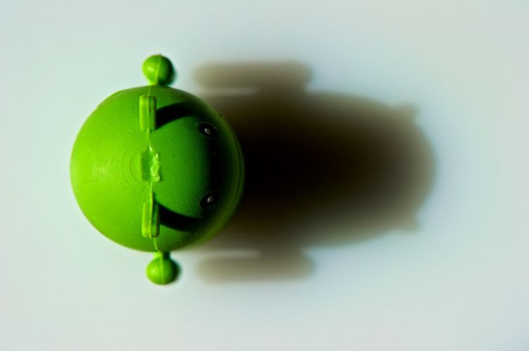 Новый вирус-шпион для смартфонов Android умеет читать переписку