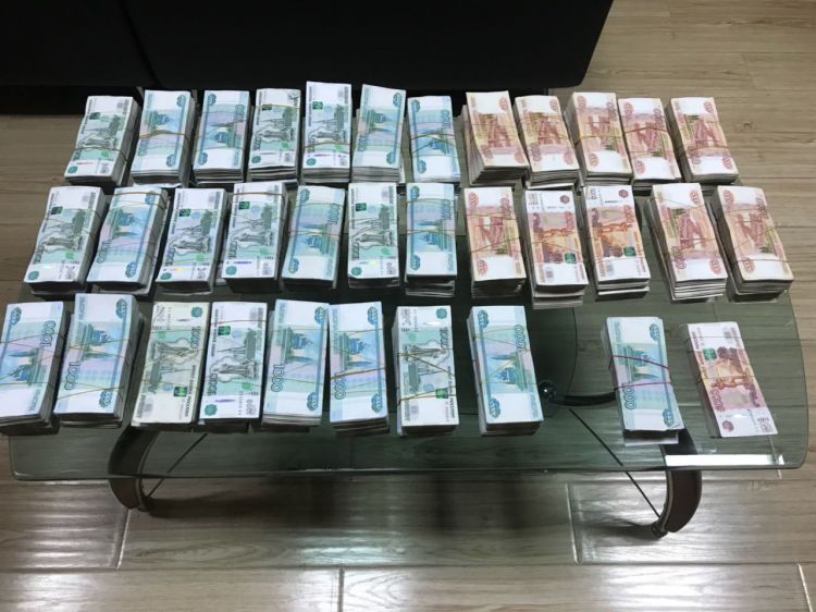 Таможня Азербайджана пресекла незаконный вывоз крупной партии валюты