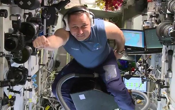 Российский космонавт пролетел на пылесосе по МКС