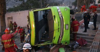 مصرع 13 شخصا فى سقوط حافلة فى واد بسبب انهيار أرضى بكولومبيا