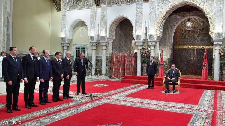 العاهل المغربي يعين خمسة وزراء خلفا لوزراء أقيلوا
