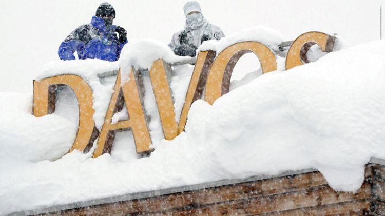 Davosa 1.5 metrdən çox qar yağıb qonaqlar yollarda qalıb - FOTOLAR