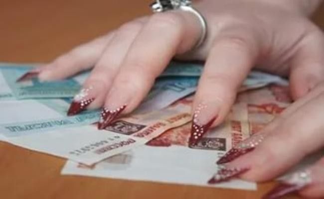 В Хабаровске "целительница" сняла с пенсионерок порчу за 1,3 млн рублей