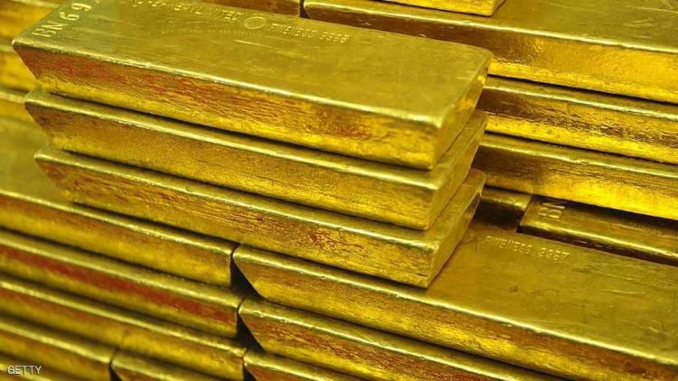 الذهب يرتفع من أدنى مستوى بفعل تراجع الدولار