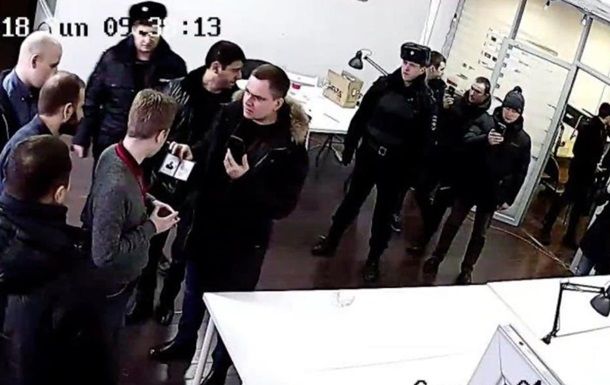 В офис Навального в Москве пришла полиция искать бомбу