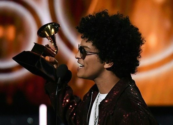 “Grammy” mükafatlarında Bruno Mars rüzgarı FOTOLAR