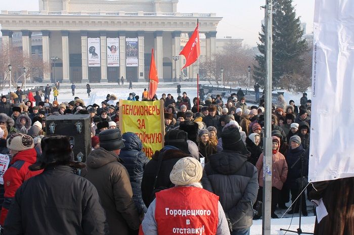 Количество задержанных на акциях Навального достигло 340 человек