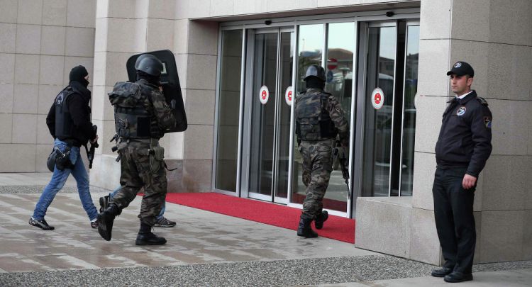 السلطات التركية تعتقل أعضاء اتحاد الأطباء لمعارضتهم عملية عفرين
