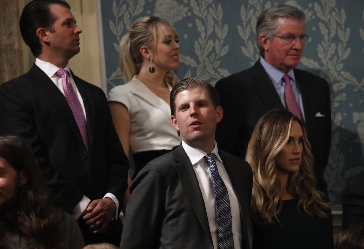 صور.. ظهور لافت لعائلة ترامب خلال خطاب الاتحاد بالكونجرس