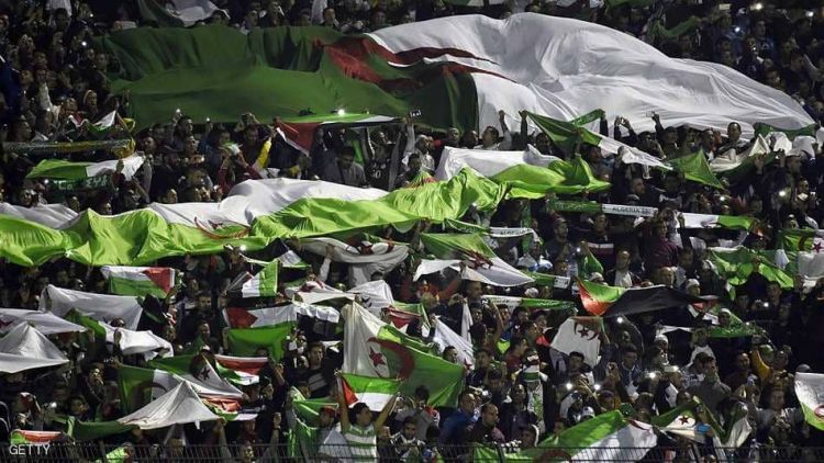 اتحاد القدم الجزائري يدفع "متأخرات" لتجنب عقوبات الفيفا