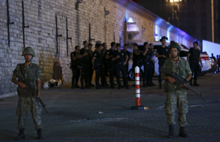 В Стамбуле задержали около 80 иностранцев за связи с ИГИЛ