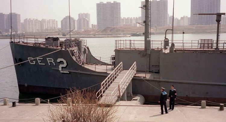 سيئول تبحث إمكانية رفع مؤقت لعقوباتها على السفينة الكورية الشمالية