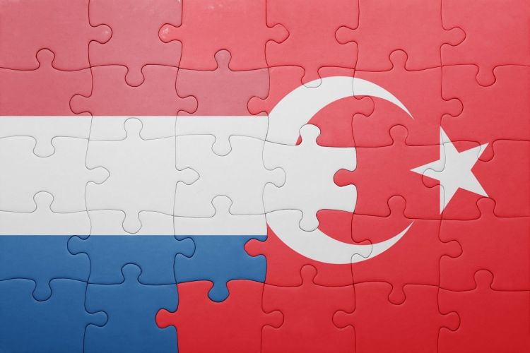 Разорваны дипломатические отношения между Голландией и Турцией
