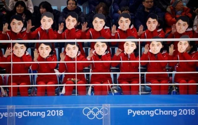 Черлидеры из Северной Кореи на Олимпиаде в Пхёнчхане