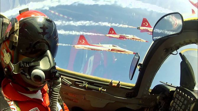 Türk pilotun bu videosu izlənmə rekordu qırır