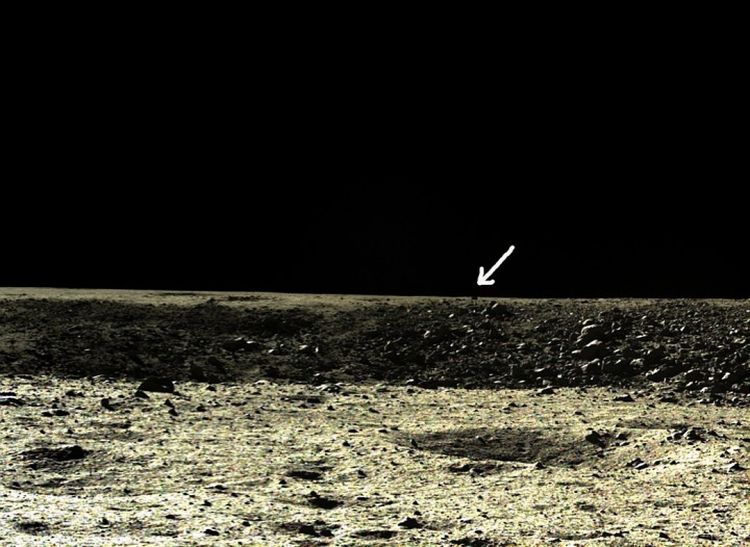 На Луне обнаружен странный черный прямоугольник