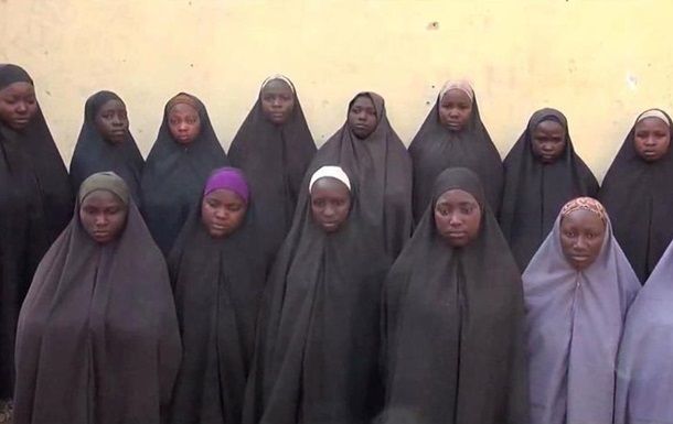 Нападение на школу в Нигерии Боевики Боко Харам похитили более 100 учениц