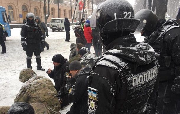 Полиция задержала почти 40 человек под Радой