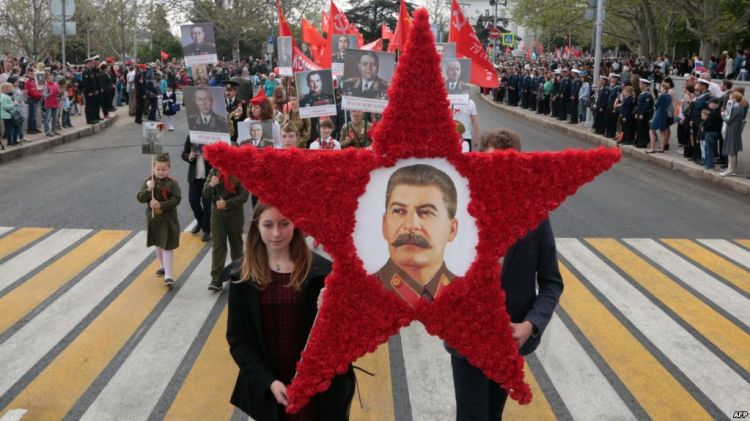 Сталин умер 65 лет назад, но имя диктатора продолжают прославлять